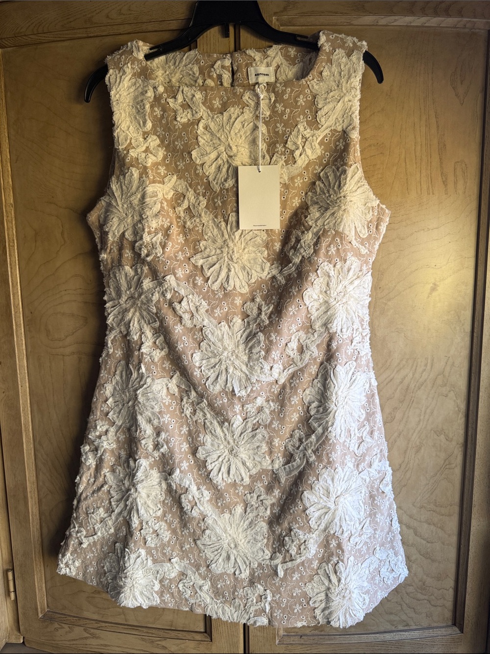 AUREUM 🔥 Sleeveless Lace Appliqué Mini Dress - White / Cream